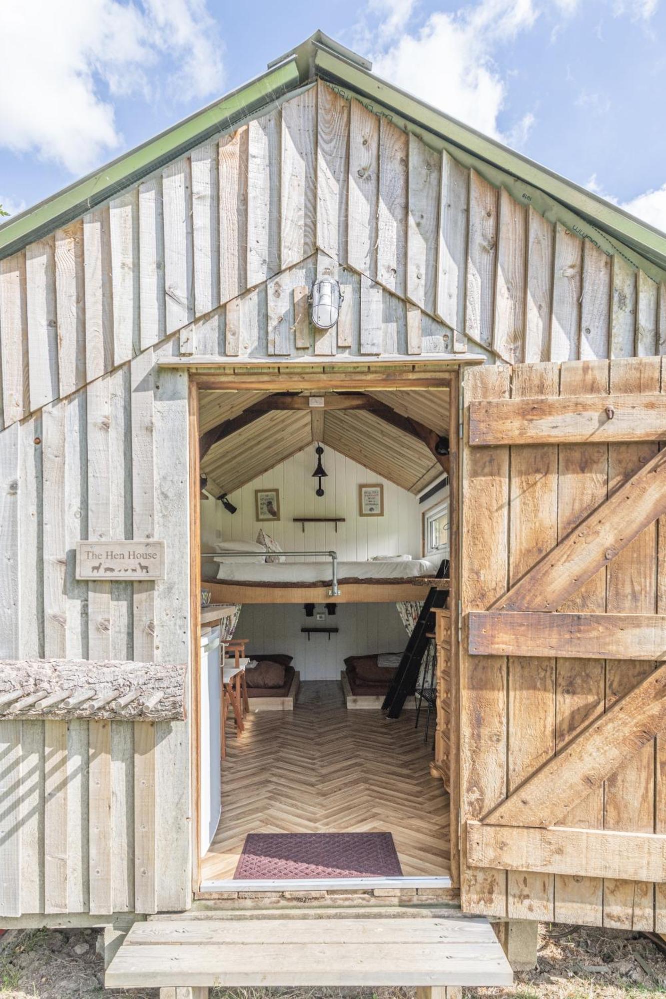 Dartmoor Reach Alpaca Farm Heated Cabins 5 Mins Drive To Dartmoor Bovey Tracey Bilik gambar