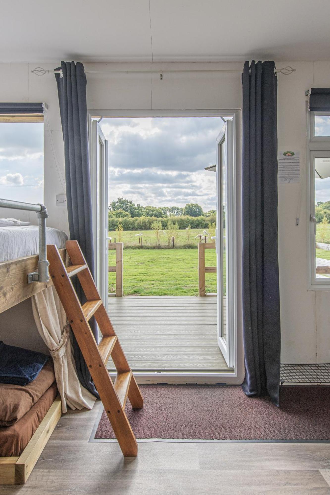Dartmoor Reach Alpaca Farm Heated Cabins 5 Mins Drive To Dartmoor Bovey Tracey Bilik gambar