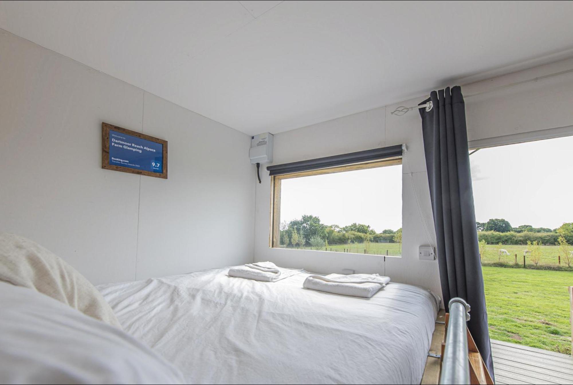 Dartmoor Reach Alpaca Farm Heated Cabins 5 Mins Drive To Dartmoor Bovey Tracey Bilik gambar